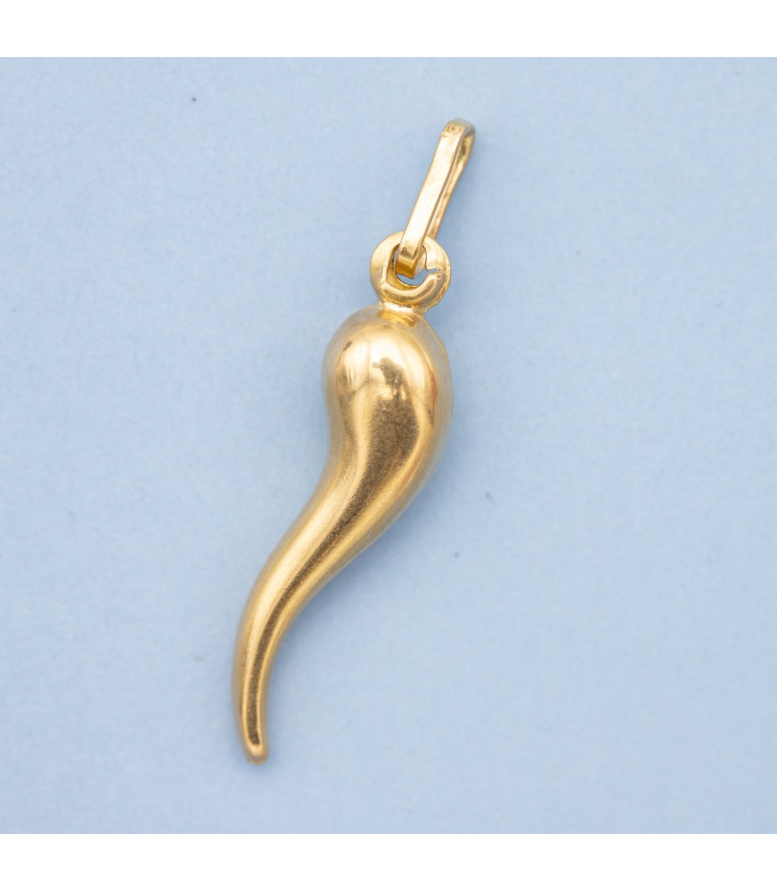 thumbnail image 2 of Vintage 1980s Italian Horn Cornicello Pendant – Gold Tone, Good Luck Charm – Estate J1 2 of 5