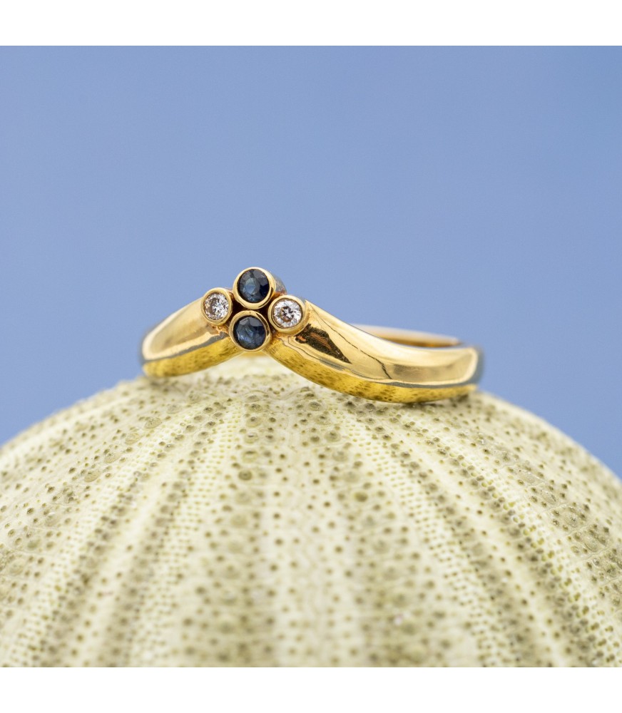 18 k yellow gold sapphire and diamond ring - colourful retro ring
