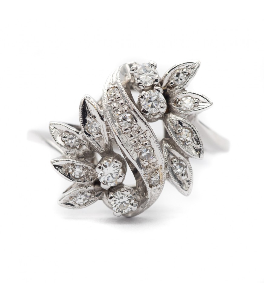 Karla - Floral diamond ring.